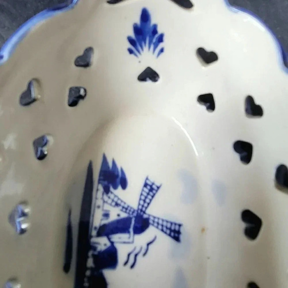 Vintage Holland Reticulated 5inch Hearts Stoneware Bowls Set 4 - Picture 3 of 6